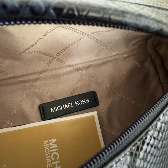 NWT MICHAEL Michael Kors
Slater Mini Embossed Leather Sling Pack Messenger Bag - Picture 3 of 15